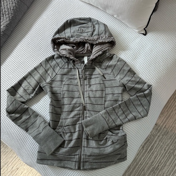 Lululemon Rouched Jacket with Hood - Picture 1 of 3